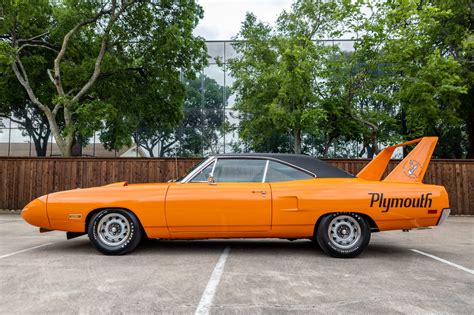 plymouth superbird vs charger daytona